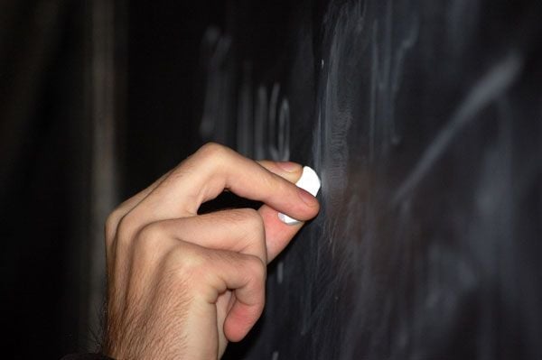 Ám Ảnh Âm thanh : triệu chứng và nguyên nhân gây bệnh, bạn có biết về hội chứng kỳ lạ