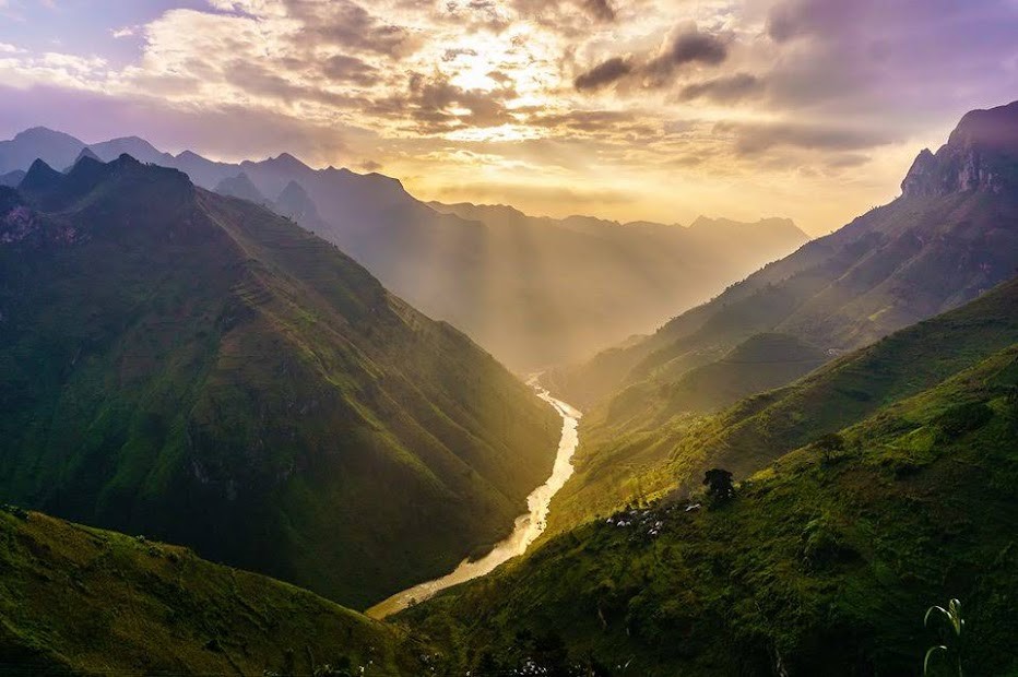 Tạo dáng chụp ảnh đẹp sông nho quế, sông nho quế