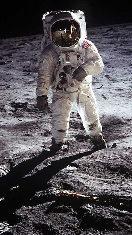 Nền nữ phi hành gia, hình ảnh nền phi hành gia chất lượng 4k