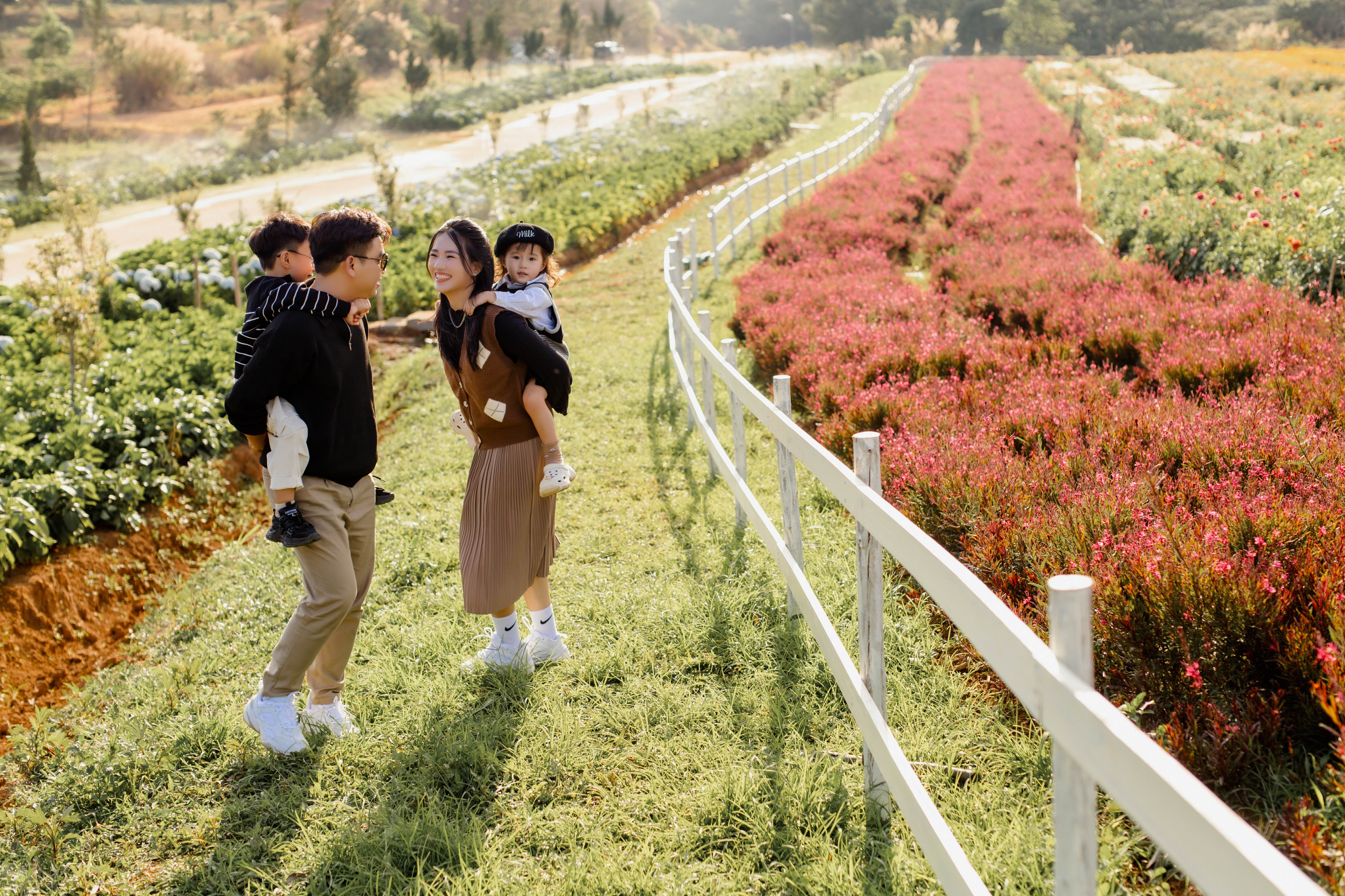 Bộ ảnh khoảnh khắc đẹp bên gia đình bên nhau đẹp, hạnh phúc nhất
